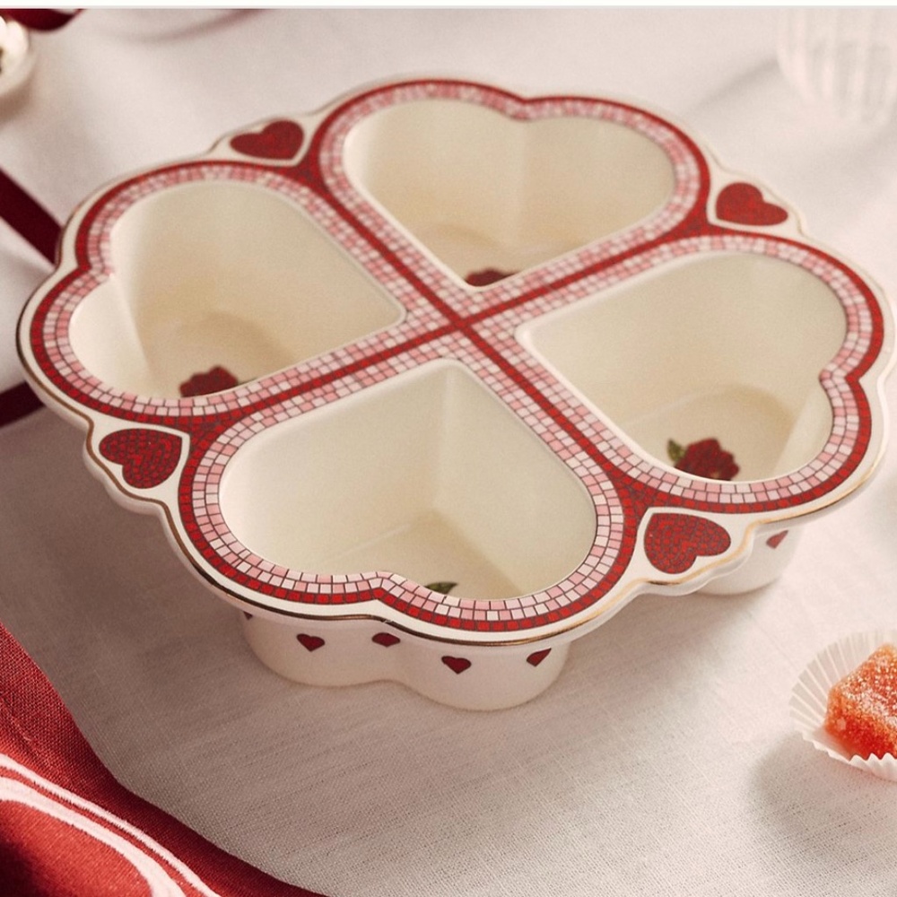 ♦️Anthropology Stoneware Tile muffin cookware in heart shaped